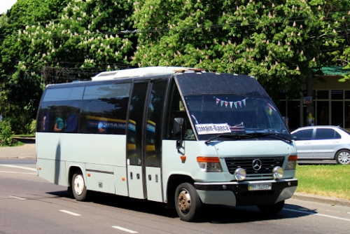 Mercedes Vario Ernst Auwärter Teamstar лобове скло автобуса